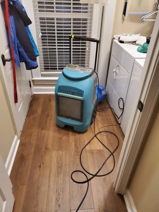 Commercial dehumidifier deployed for Crawl Space Restoration in Savannah